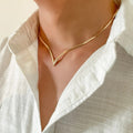 Damen V-förmiger Anhänger Flache Schlangenkette Clavicle Choker Halskette | Shop Nory