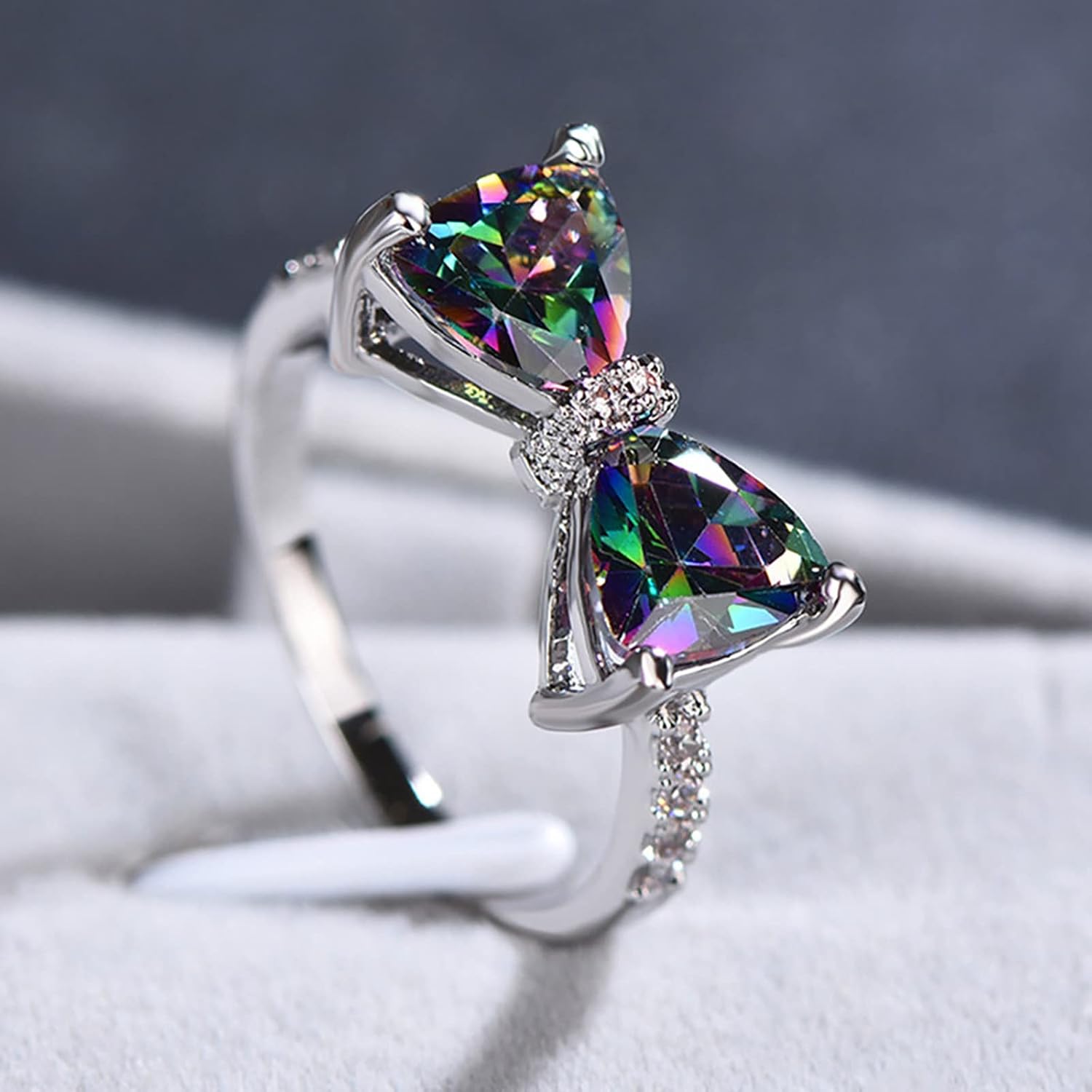 Damen Sterling Silber Beschichtet Funkelnder Mehrfarbiger Diamantgeschliffener Kristall Schleifenring | Shop Nory