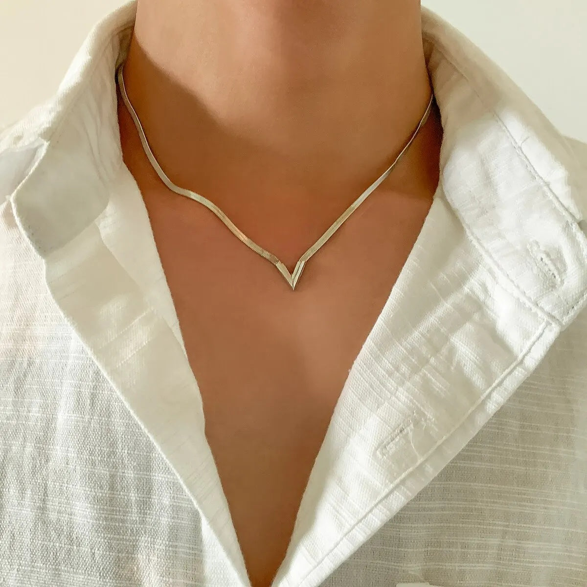 Damen V-förmiger Anhänger Flache Schlangenkette Clavicle Choker Halskette | Shop Nory