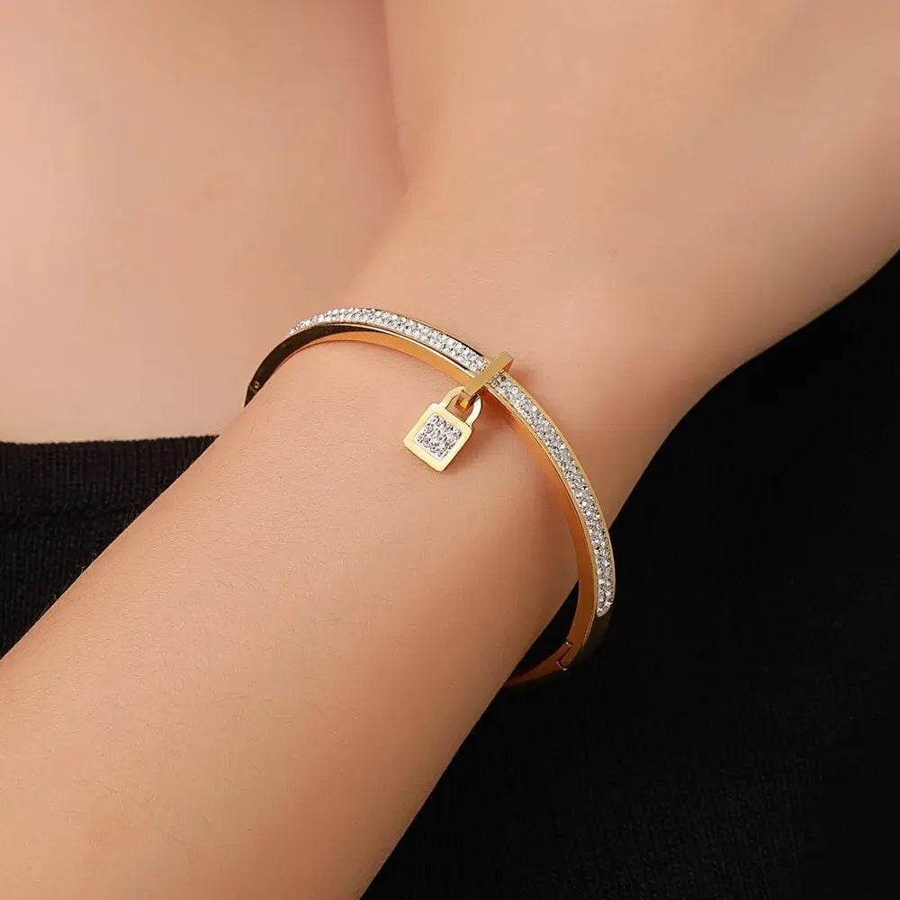 Damen Luxus Kristall Schloss Anhänger Titanstahl Armband Armreifen | Shop Nory