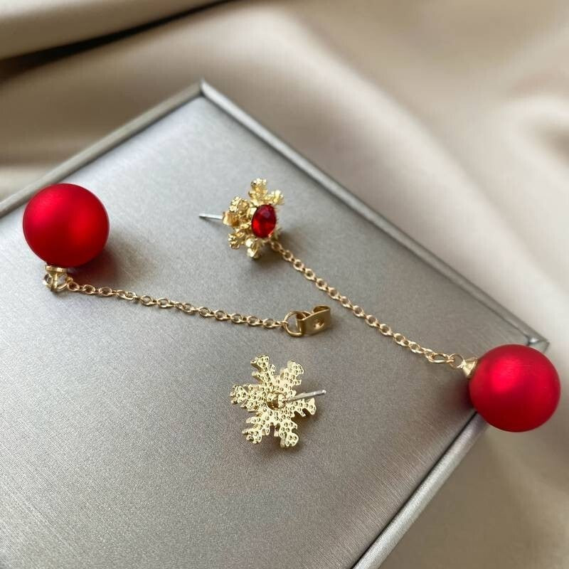 Damen Glitzernde Rote Kristall Schneeflocken Ball Drop Dangle Ohrstecker | Shop Nory