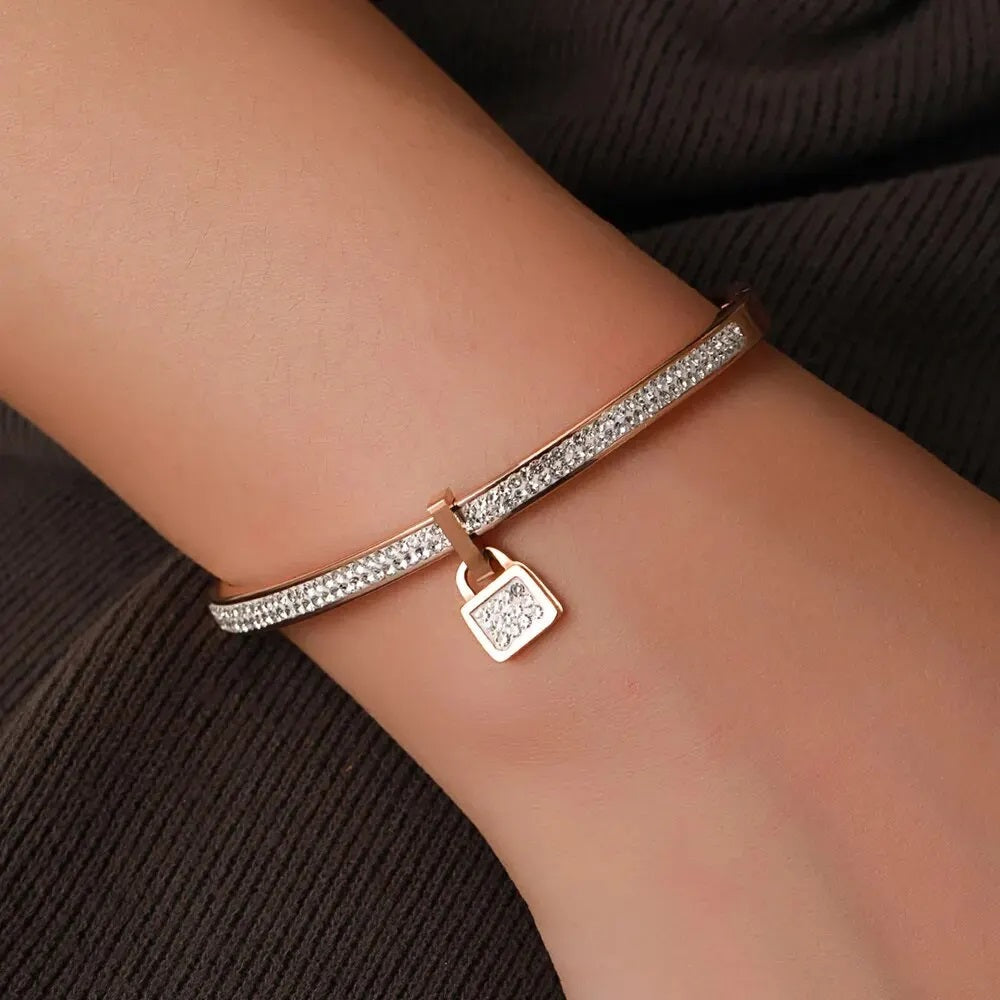Damen Luxus Kristall Schloss Anhänger Titanstahl Armband Armreifen | Shop Nory