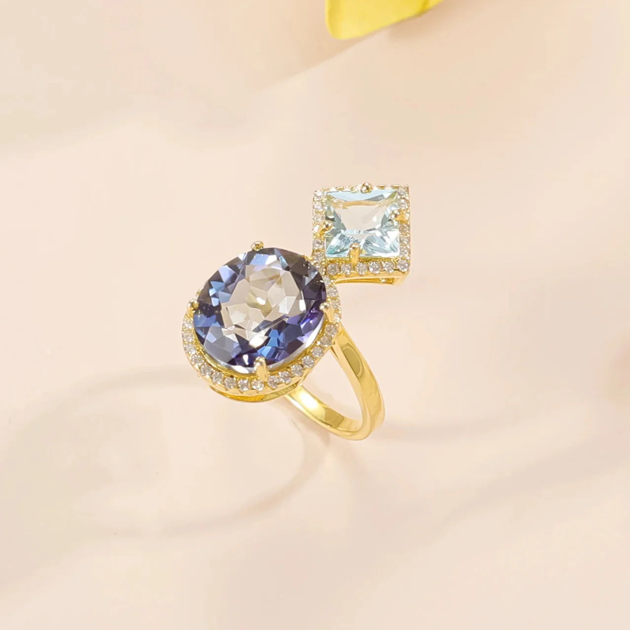 Blauer mystischer Quarzring mit blauem Topas, Zwei-Stein-Verlobungsring | Shop Nory