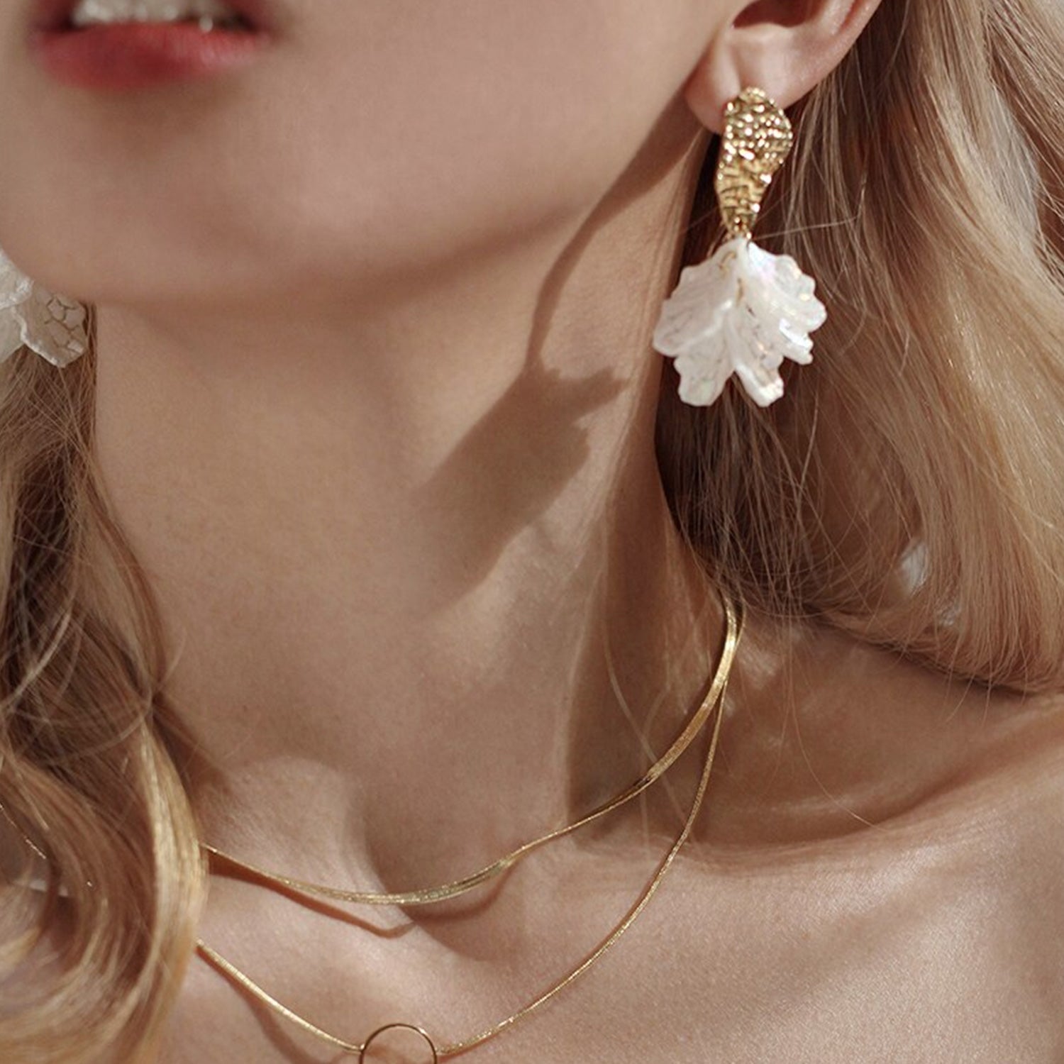 Acryl bemalte Blüten Clip-on Ohrringe | Shop Nory