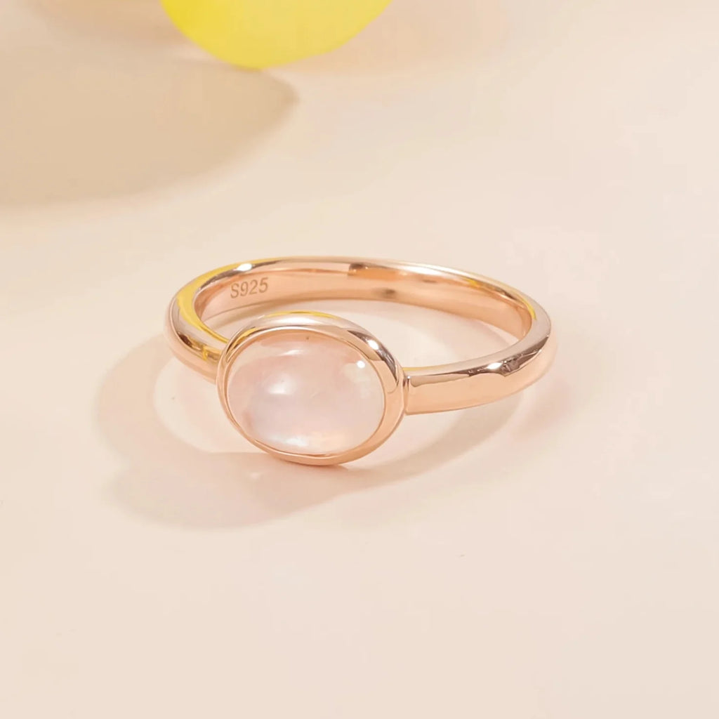 Mondsteinfassung Ring mit einem ovalen Mondstein Roségold Ring Mutterring | Shop Nory