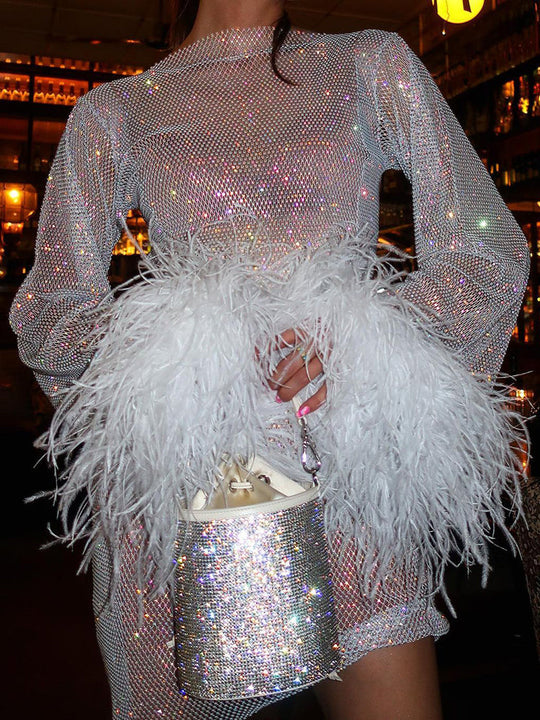 Glänzendes Kleid