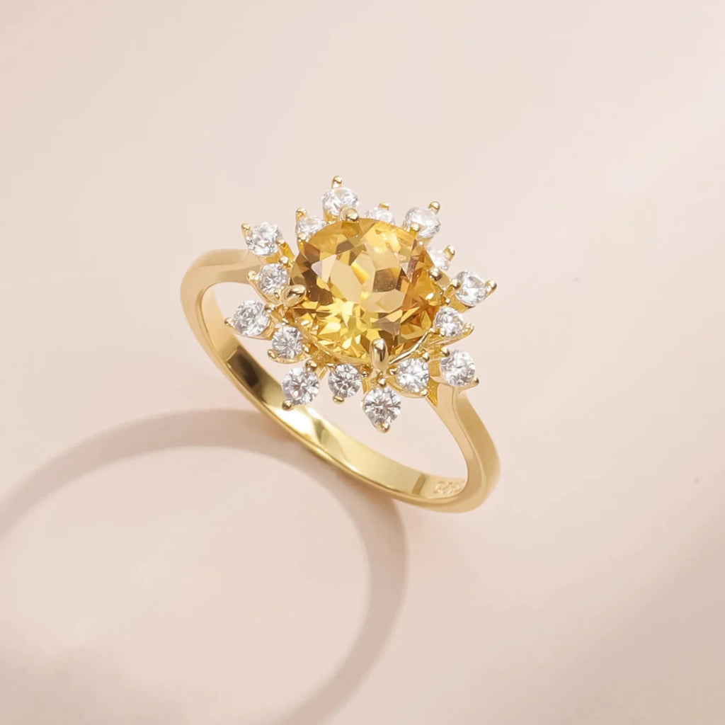 Goldener Citrinring mit großem gelbem Citrin und CZ Citrin Cocktailring Verlobungsring Cluster-Ring | Shop Nory