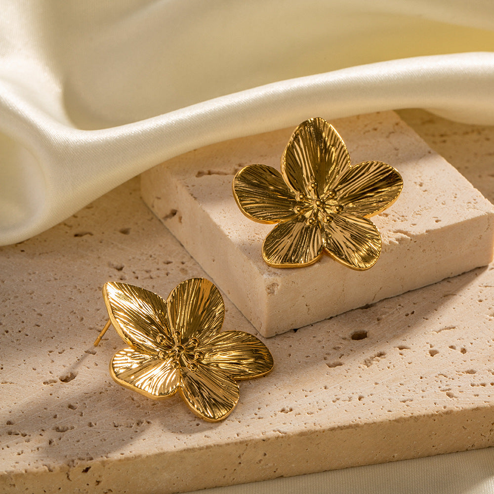 Blumenförmige Goldene Ohrringe | Shop Nory