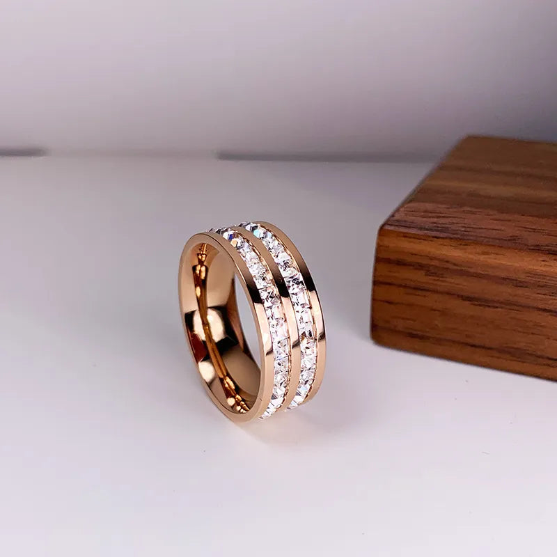 Eleganter eingelegter Zirkonia-Ring | Shop Nory