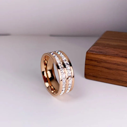 Eleganter eingelegter Zirkonia-Ring | Shop Nory