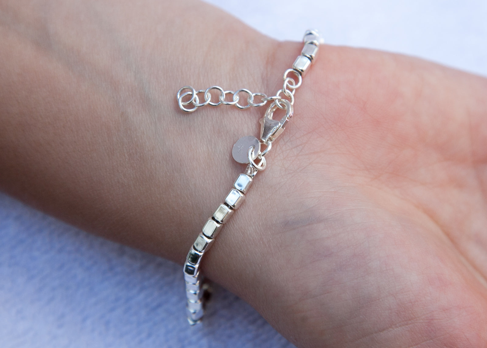 Armband 925er Silber mit eckigen Perlen | Shop Nory