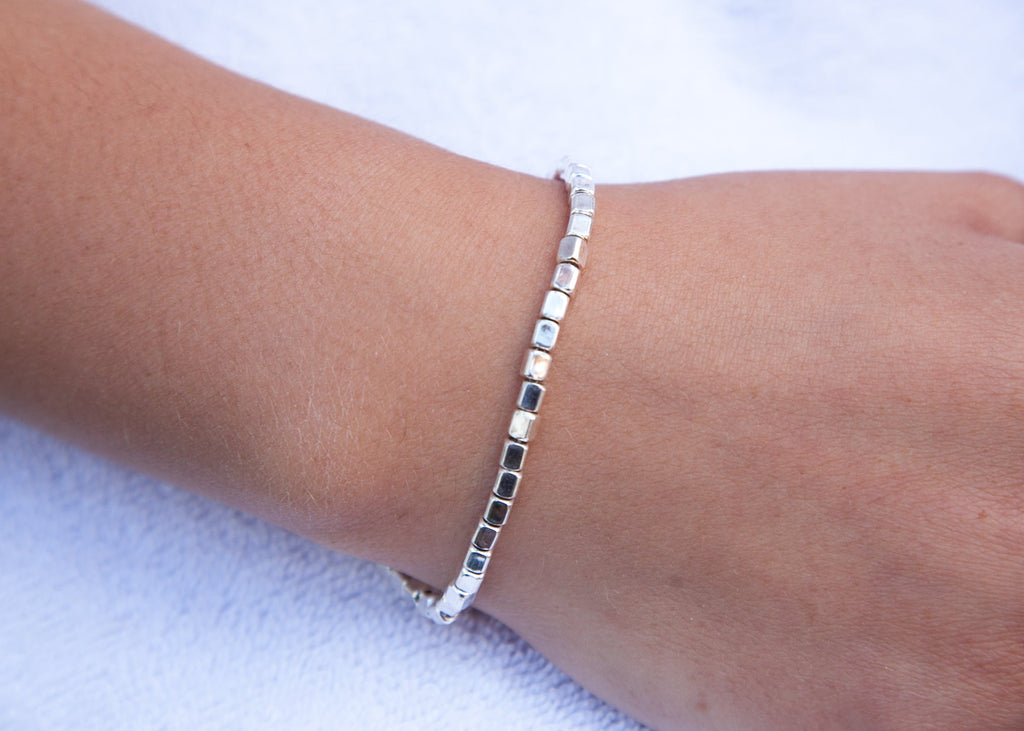 Armband 925er Silber mit eckigen Perlen | Shop Nory