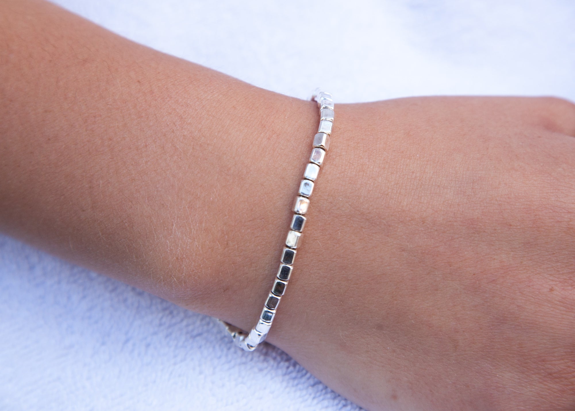 Armband 925er Silber mit eckigen Perlen | Shop Nory