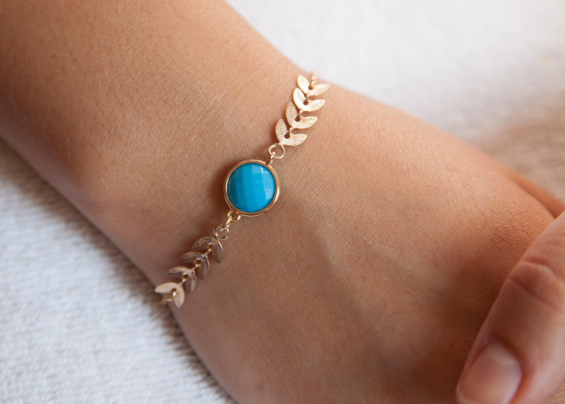Armband mit Goldähre und buntem Stein | Shop Nory