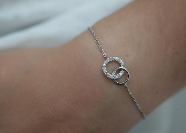 Armband mit 2 Ringen aus 925 Silber mit Zirkonia für Damen | Shop Nory