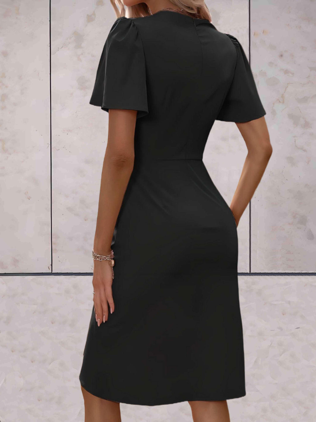 Klassisches Wickelkleid Mit Eleganter V-Ausschnitt