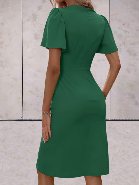 Klassisches Wickelkleid mit V-Ausschnitt