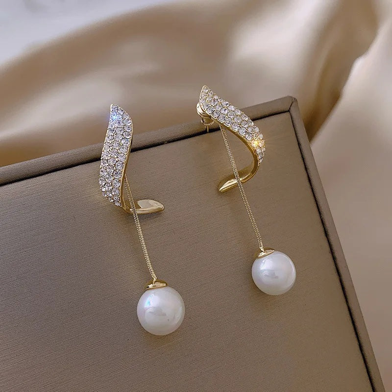 Damen Goldbeschichtete Simulierte Perlen Kristall Lange Quaste Abwärts Hängende Stud Ohrringe | Shop Nory
