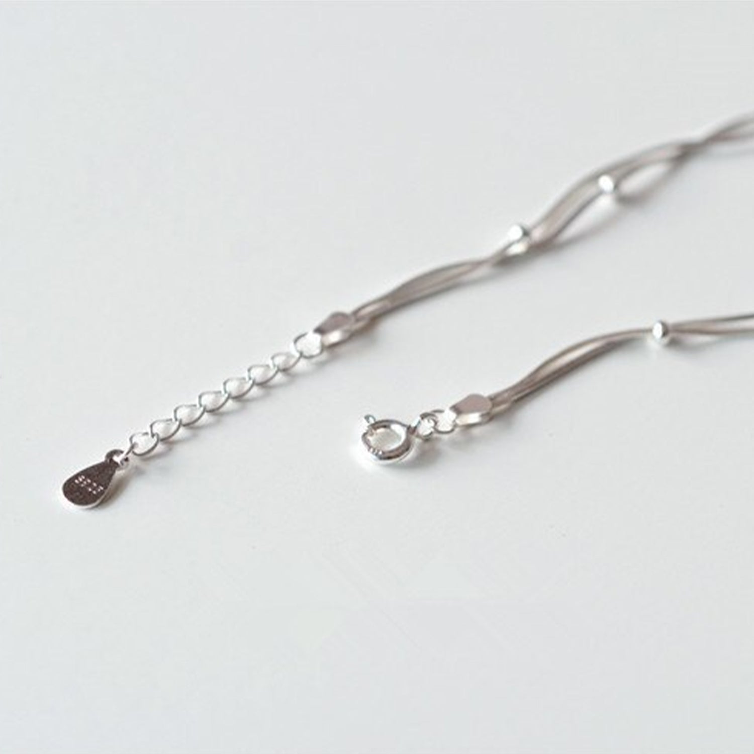 Doppellagige runde Perlen Charm Armband | Shop Nory