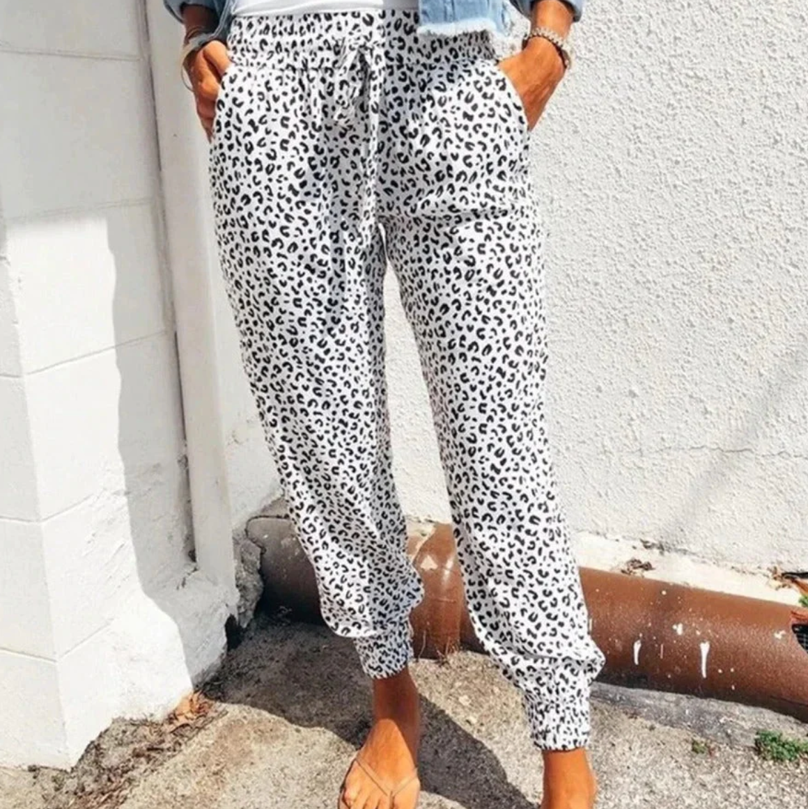 Weit Geschnittene Hose mit Leopardenmuster