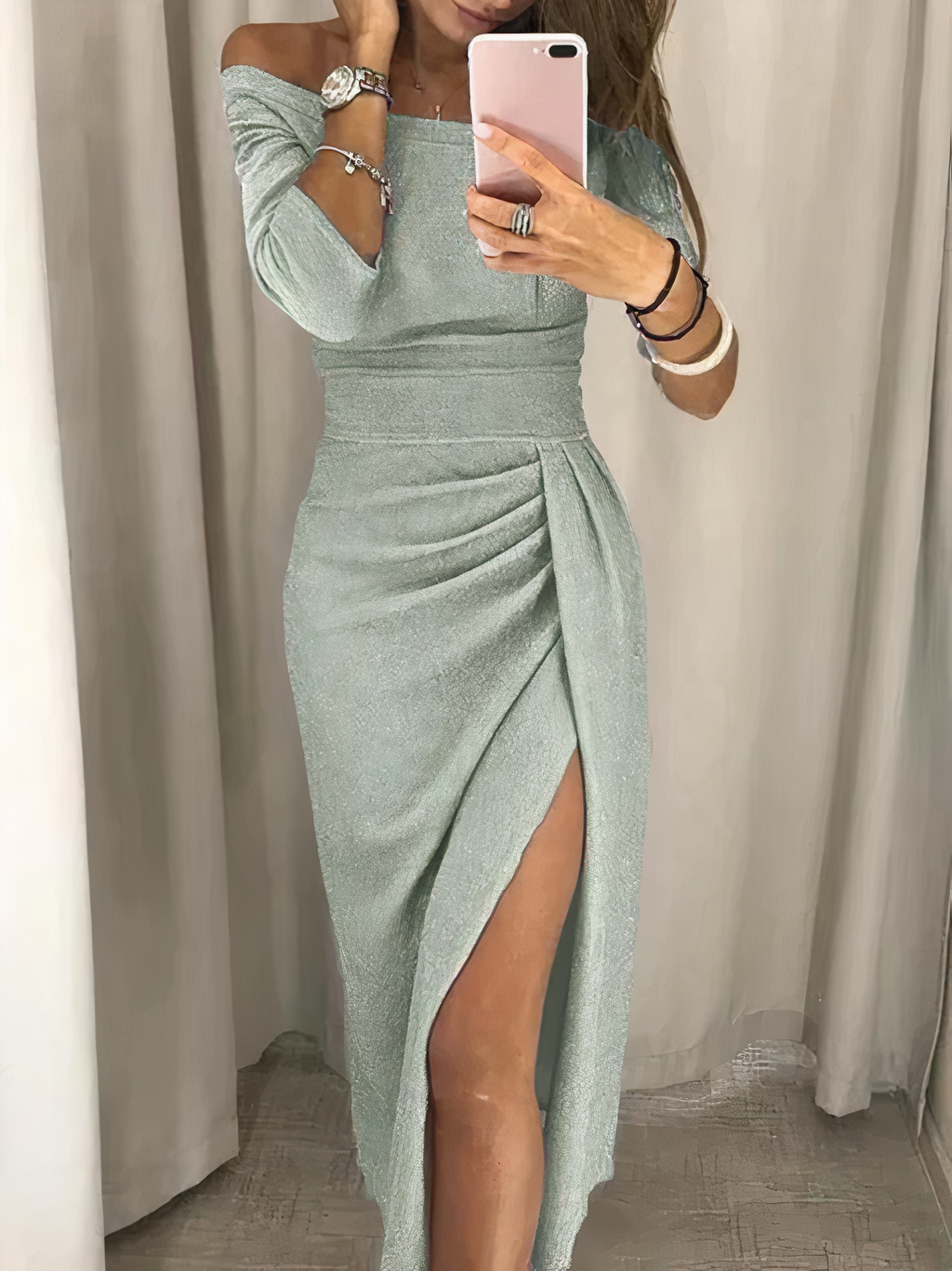 Off-Shoulder Glitzerkleid