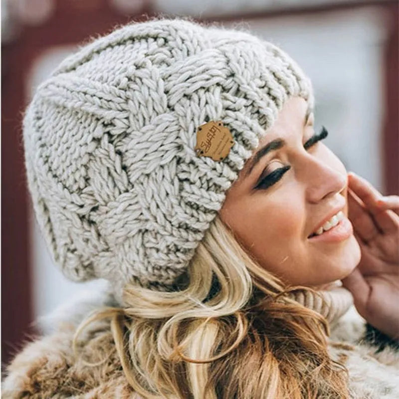 Damen Weiche Strickmütze mit Zopfmuster | ShopNory
