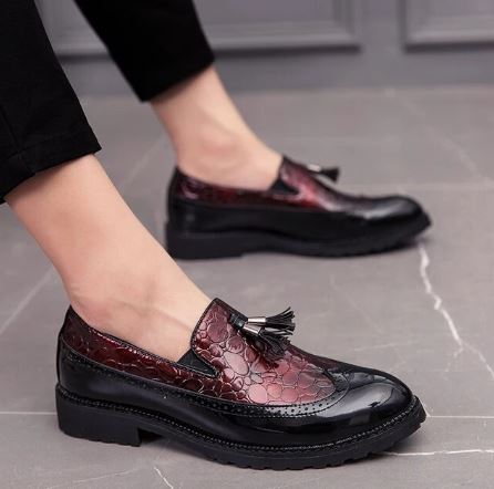 Spitz zulaufende formelle Schuhe
