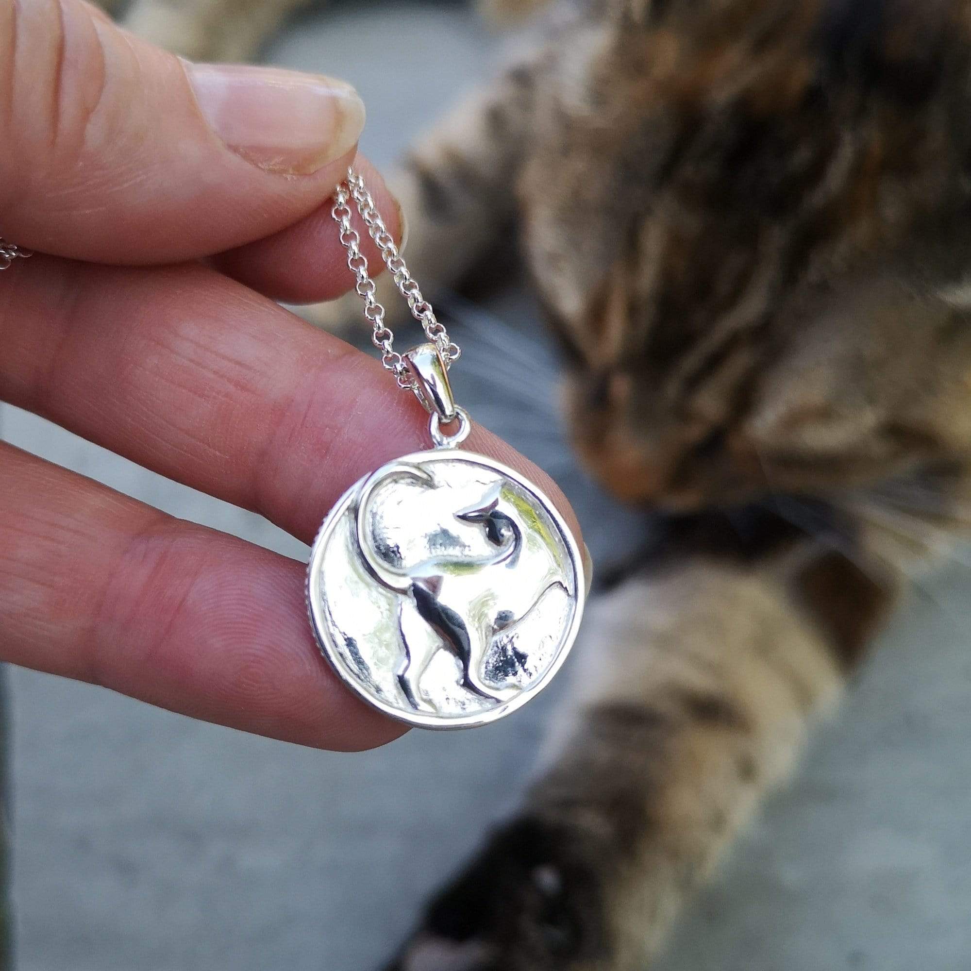 Silberne Katzenköpfe und -schwänze Halskette | Shop Nory