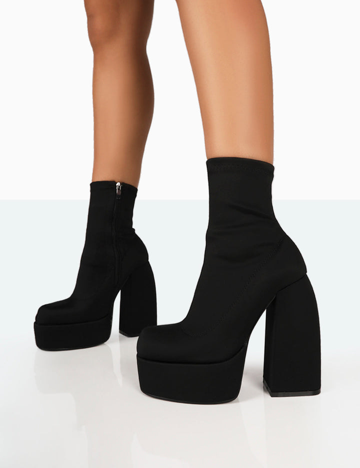 Schwarze Nylon-Stiefeletten