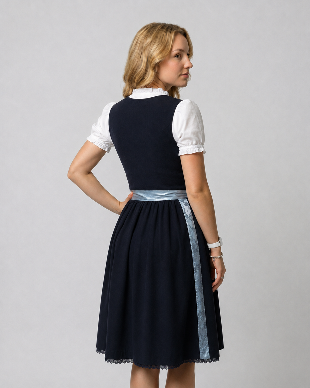 Damen-Dirndl mit Schürze | Trachtenkleid in Dunkelgrau, Modell 882