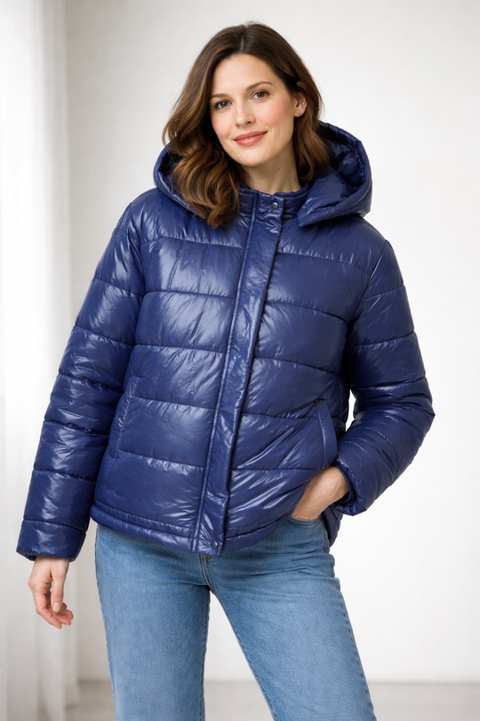 ShopNory | Damen Glänzende Pufferjacke mit Kapuze und Wattierung