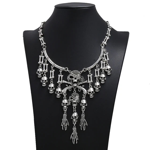 Silberne Gothische Piratenschädel Charm Halskette | Shop Nory