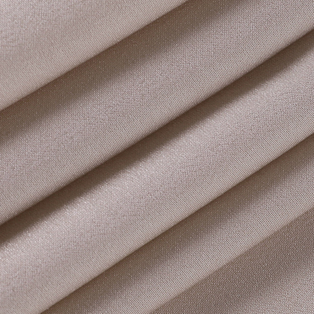 Festkleid mit Ausschnitt