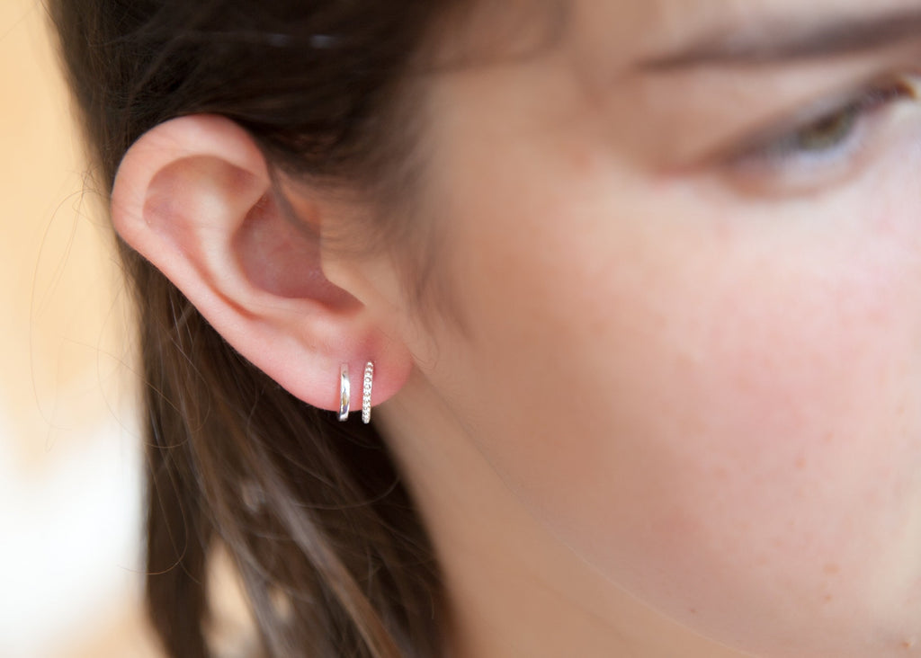 Ohrringe Creolen Doppel Stecker aus Silber | Shop Nory