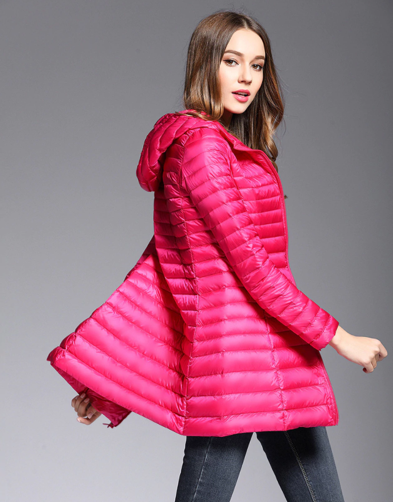 Lange Daunenjacke mit Kapuze "Praktische Leichtigkeit"