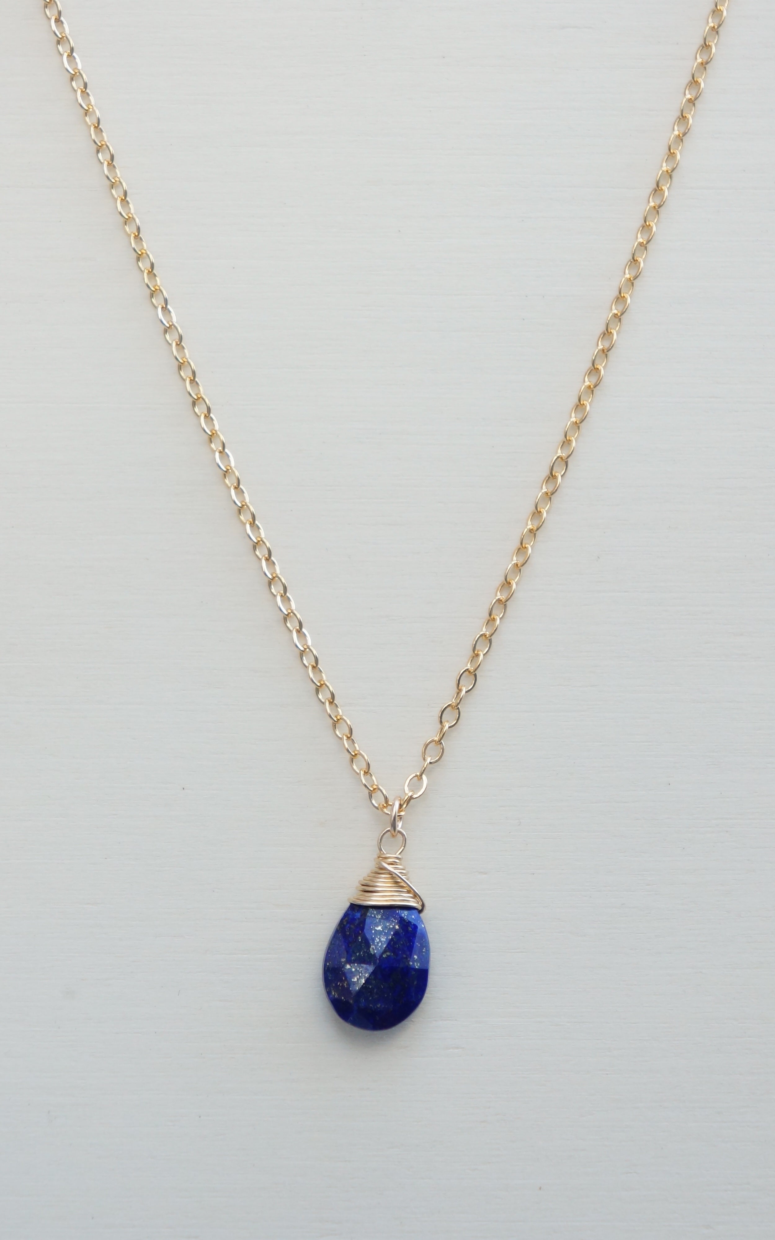 Lapis Lazuli Sternzeichen/Geburtsstein Halskette | Shop Nory