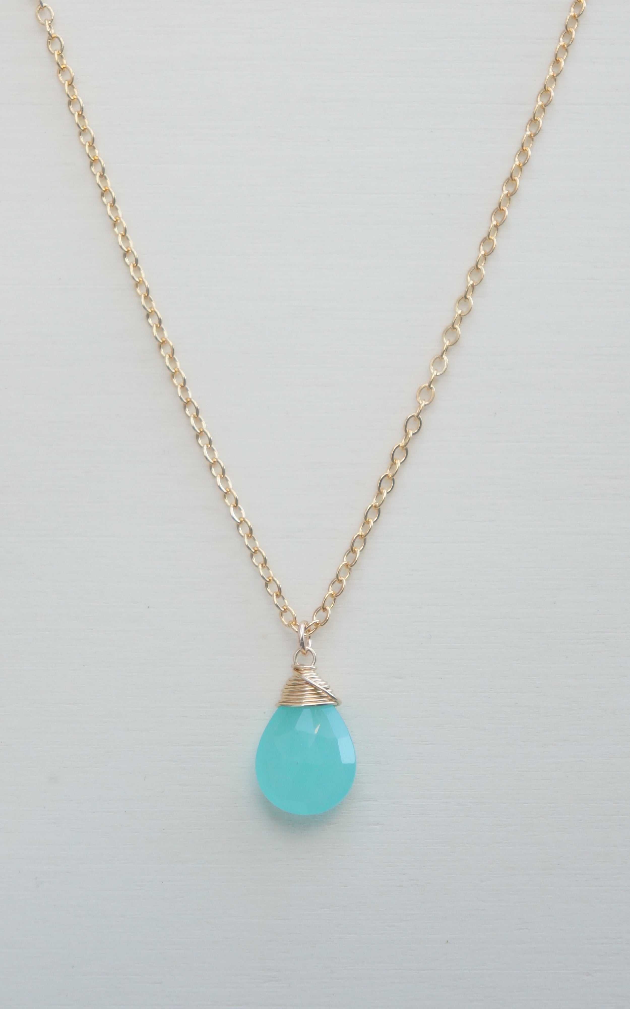 Peruanische Aqua Chalcedon Tierkreis-/Geburtsstein-Halskette | Shop Nory