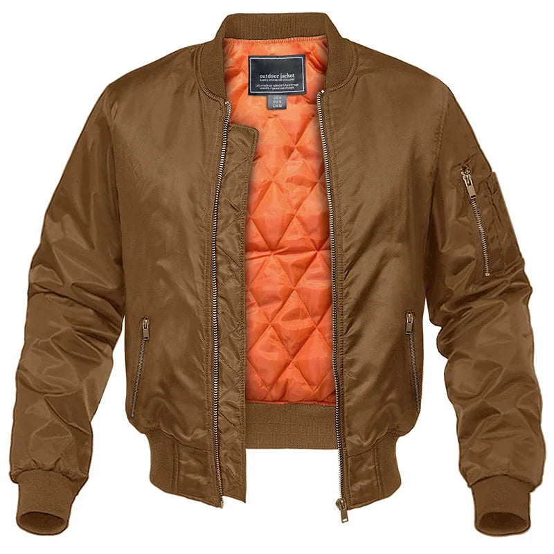 Bomberjacke Im Sportlichen Stil