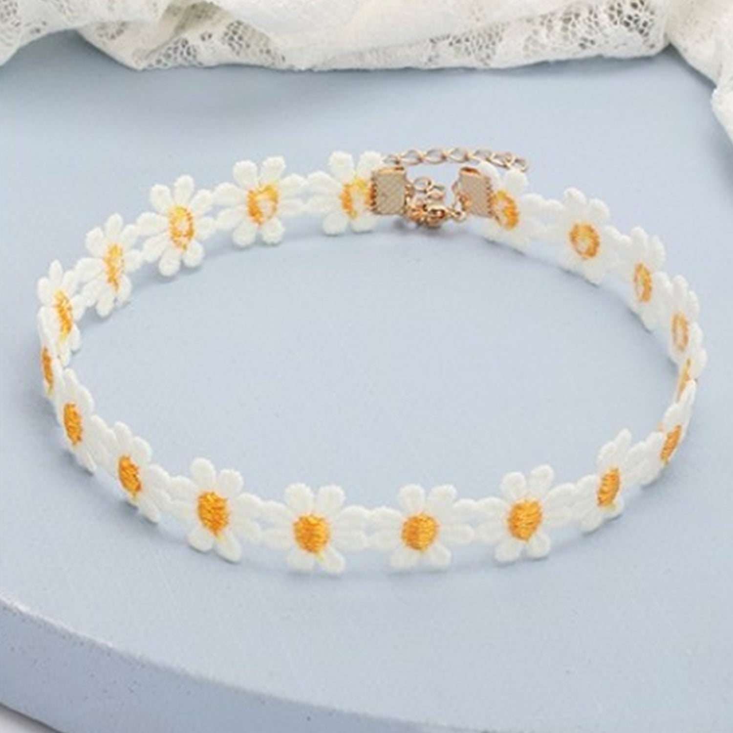 Zarte Daisy Halskette mit Kette | Shop Nory