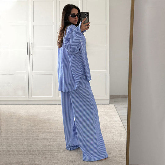 Damen gemütliches und stilvolles Pyjama-Set mit gestreiftem Design