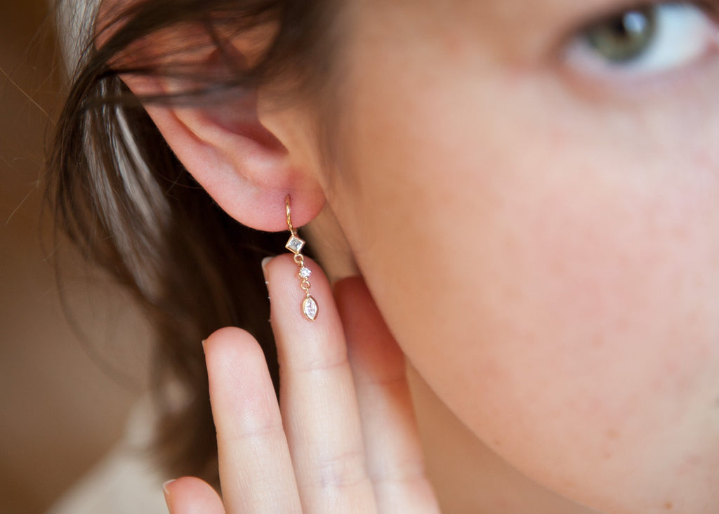 Durchzieher Ohrringe mit Zirkonia Stein Vergoldet | Shop Nory