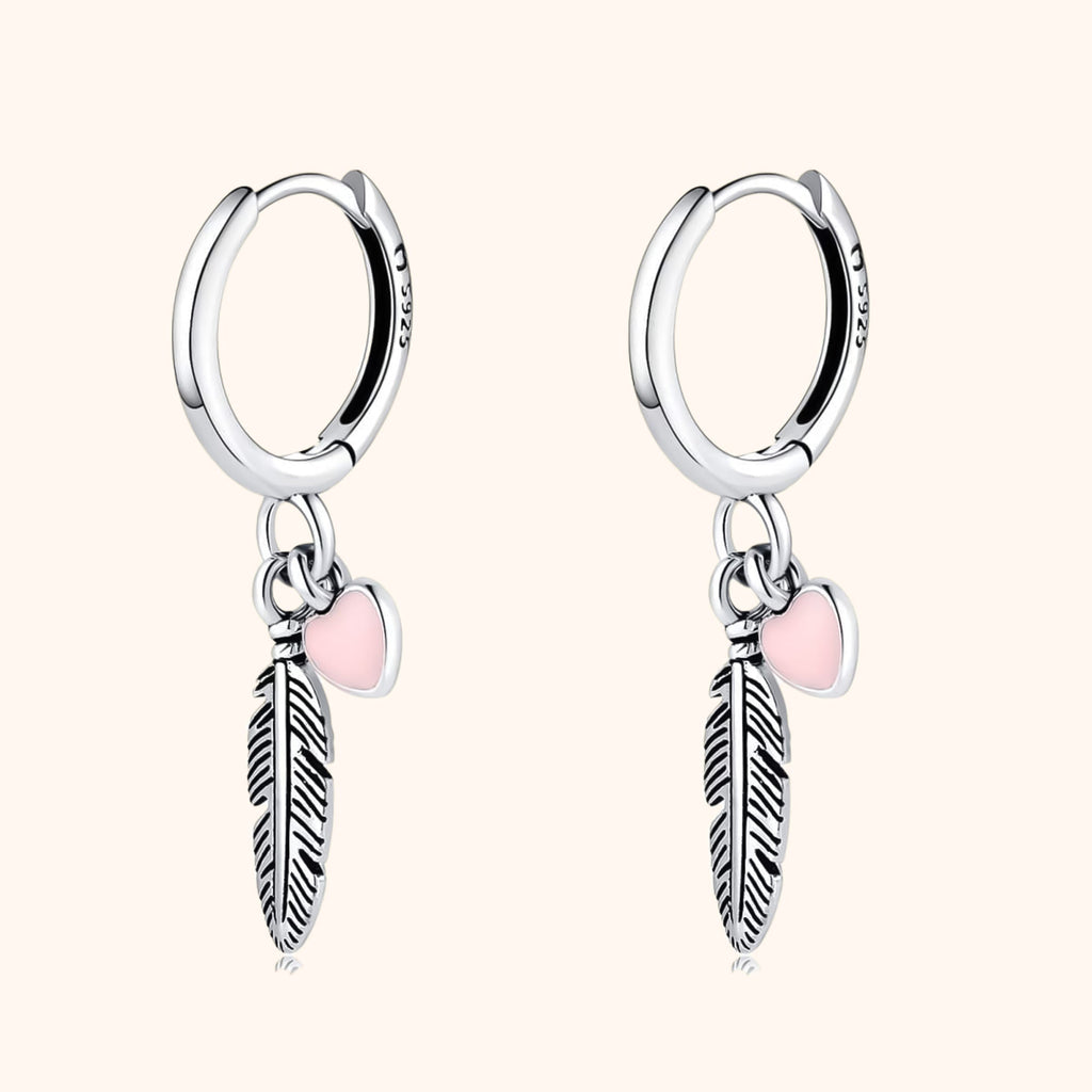 Creolen mit Liebevoller Feder und Herz – Althea | Shop Nory