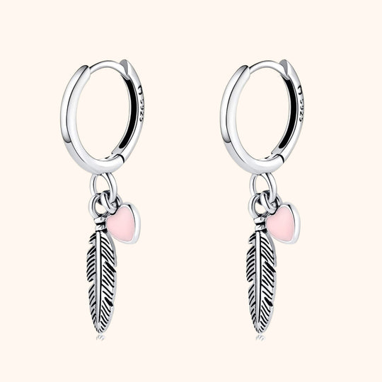 Creolen mit Liebevoller Feder und Herz – Althea | Shop Nory