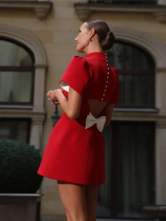Charmantes Minikleid – Umarmen Sie Zeitlose Eleganz!