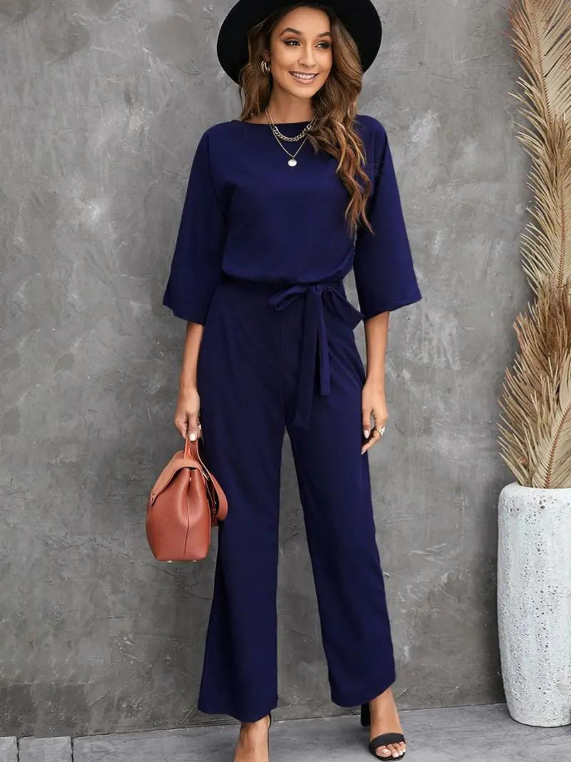 Stylischer Jumpsuit mit Gürtel