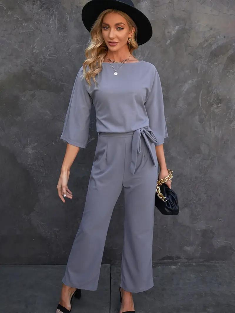 Stylischer Jumpsuit mit Gürtel