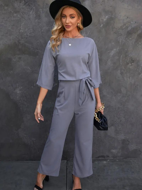 Stylischer Jumpsuit mit Gürtel