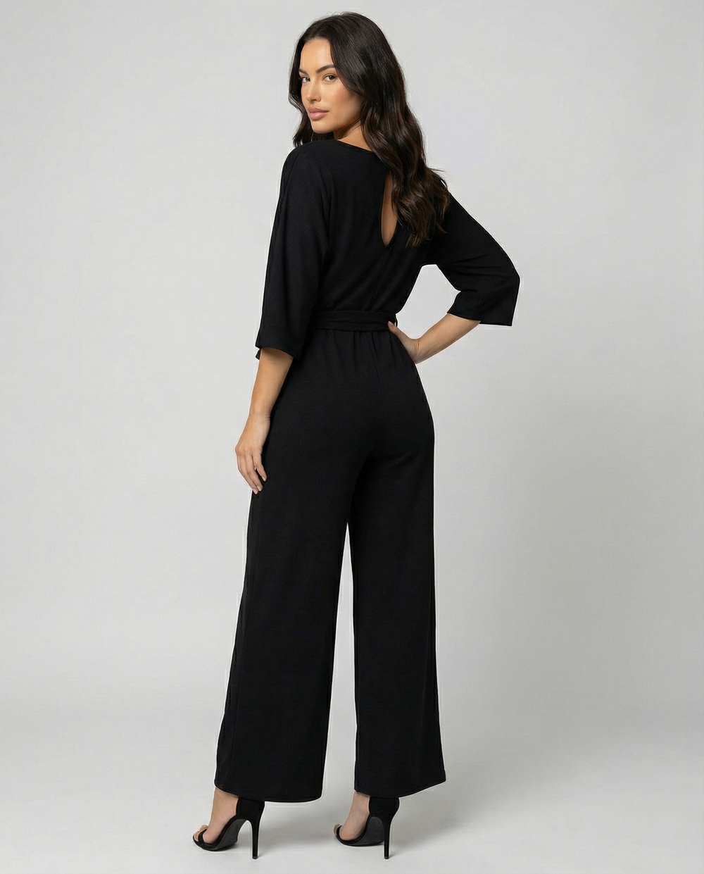 Stylischer Jumpsuit mit Gürtel