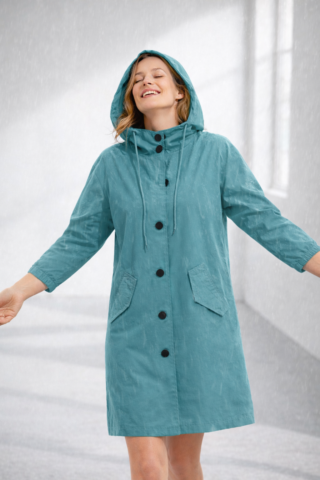 Damen Kapuzenjacke in mittlerer Länge