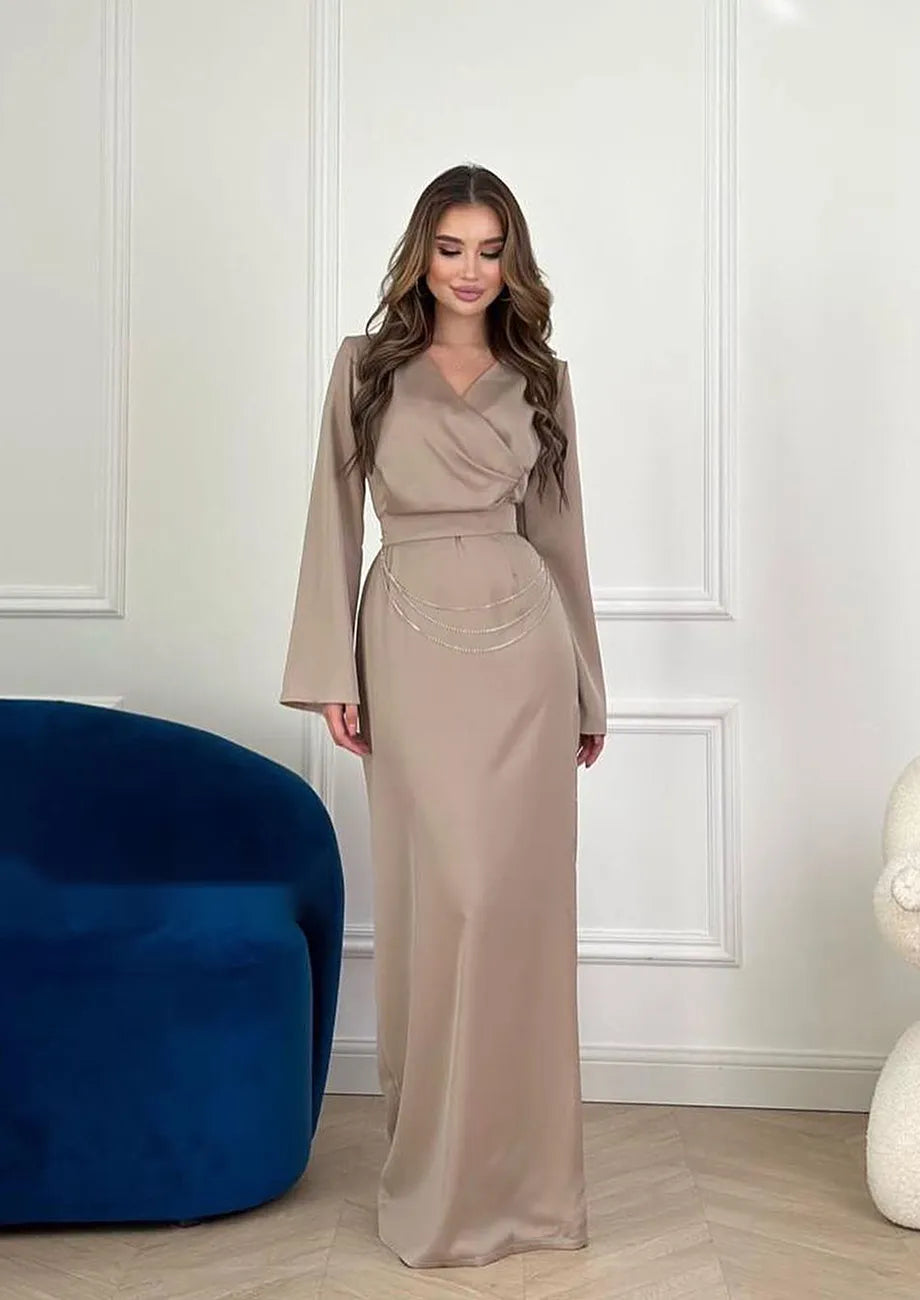 Elegant Langes Gerades Kleid Mit Langen Ärmeln Aus Satin Mit Modischem V-Ausschnitt